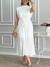 Elegantes plissiertes Midikleid mit halbhohem Kragen und Schleife
